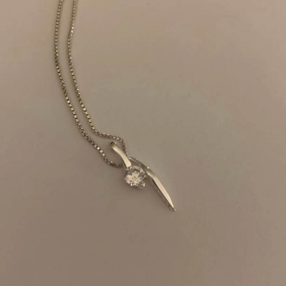 Silver necklace with pendant